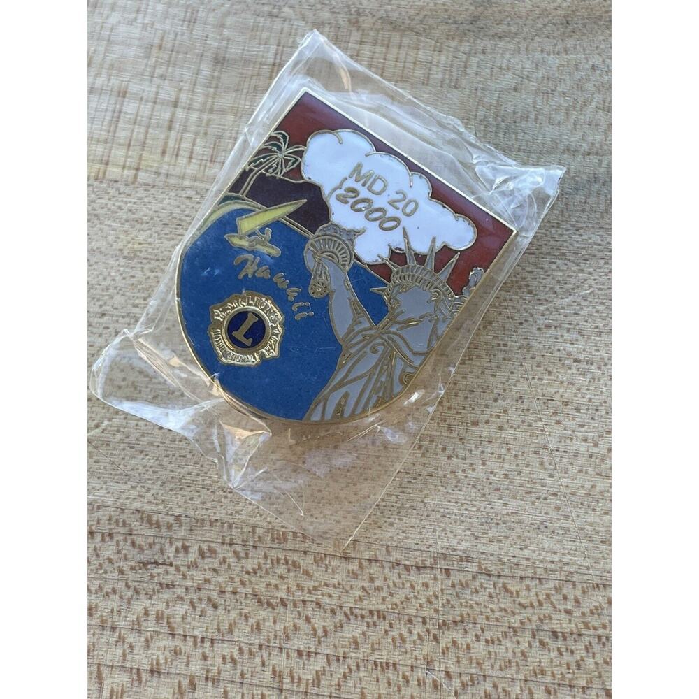 Lions Club MD 20 2000 Hawaii Lapel Pin Vintage Statue of Liberty TINY 1 1/4"